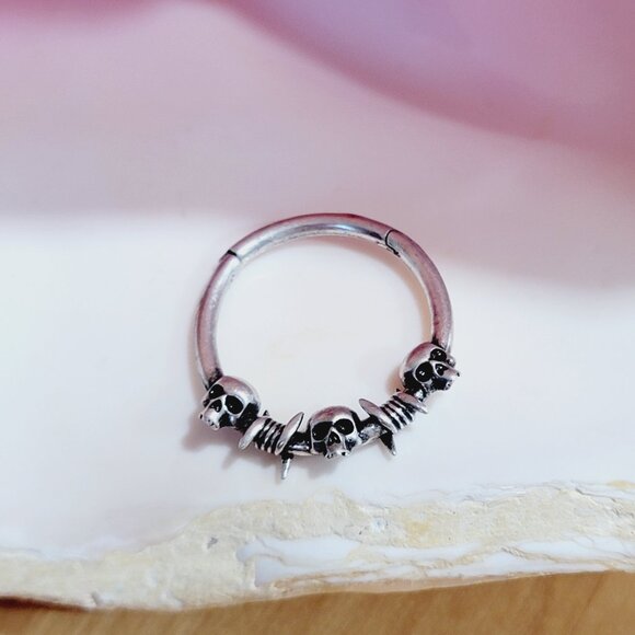 PAIR 12G Skulls barbed wire hoop earrings surgical steel - Halloween jewelry - Picture 4 of 4